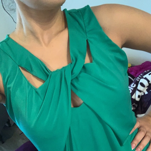 Metaphor Tops - 💥 Like & I’ll discount! Flattering Green blouse